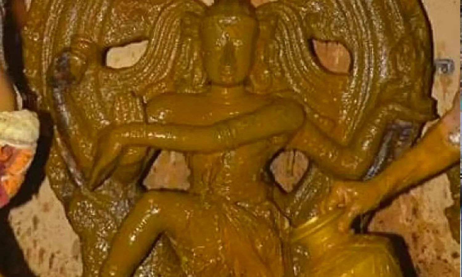 இலங்கை சிற்பி வடித்த சிலை