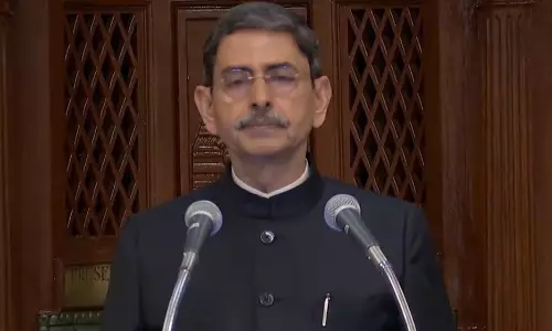 தமிழில் பேசி அசத்திய கவர்னர் ஆர்.என்.ரவி