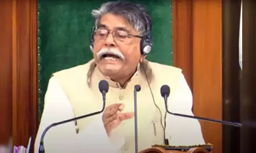 சபாநாயகருக்கு எதிரான தீர்மானம் வெற்றி: சவுத்ரி பதவி விலகினார்