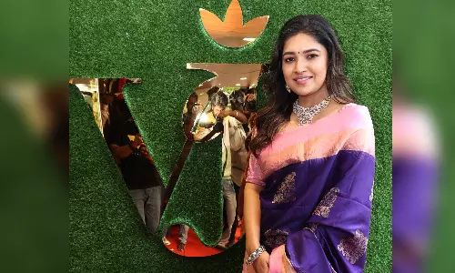 யார் வேண்டுமானாலும் அரசியலுக்கு வரலாம் - வாணி போஜன்