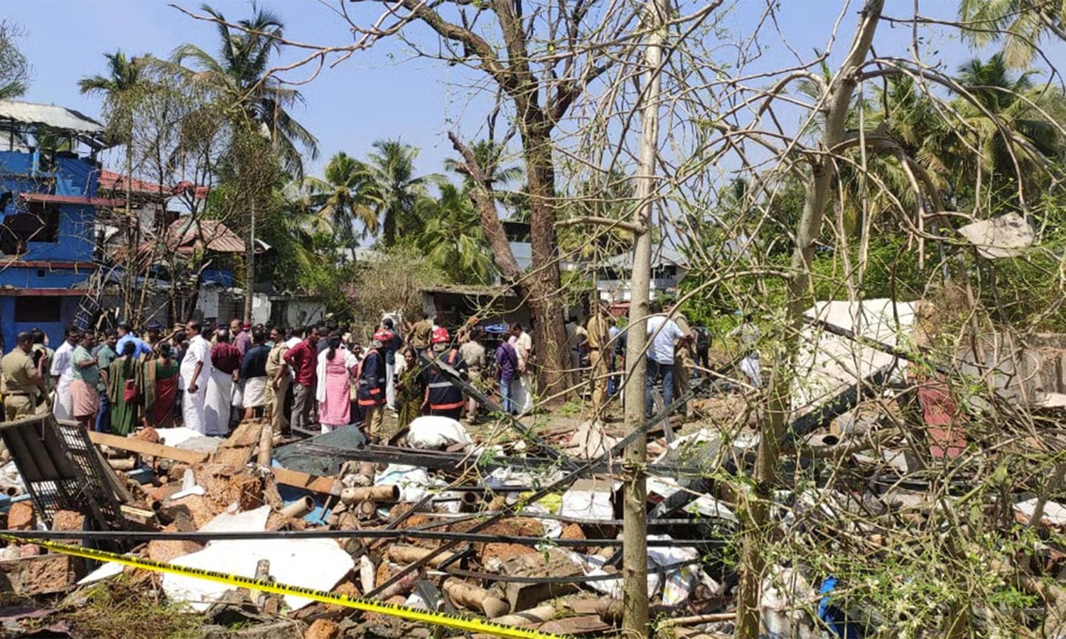 கோவில் திருவிழா: பட்டாசு விபத்தில் மேலும் ஒருவர் பலி- 4 பேர் கைது