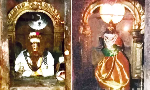 காசியின் நேர்கோட்டில் அமைந்த நடுச்சத்திரம் காசி விசுவநாதர்