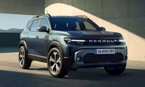 ஹைப்ரிட் முதல் ADAS சூட் வரை.. இந்திய ரீ-என்ட்ரிக்கு கலக்கலாக ரெடியான புதிய ரெனால்ட் டஸ்டர்