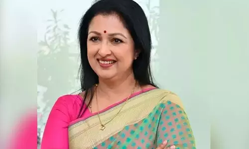 அ.தி.மு.க.-வில் இணைந்தார் நடிகை கவுதமி