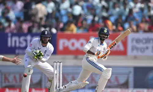 ராஜ்கோட் டெஸ்ட்: அரைசதம் விளாசினார் ஜடேஜா