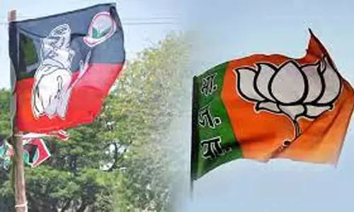 அ.தி.மு.க.வில் உள்ள ஆதரவாளர்களை வளைக்கும் பா.ஜனதா: தேர்தல் வெற்றிக்கு கைகொடுக்குமா?