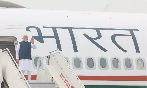 அமீரகம், கத்தார் பயணத்தை முடித்துக் கொண்டு டெல்லி புறப்பட்டார் பிரதமர் மோடி