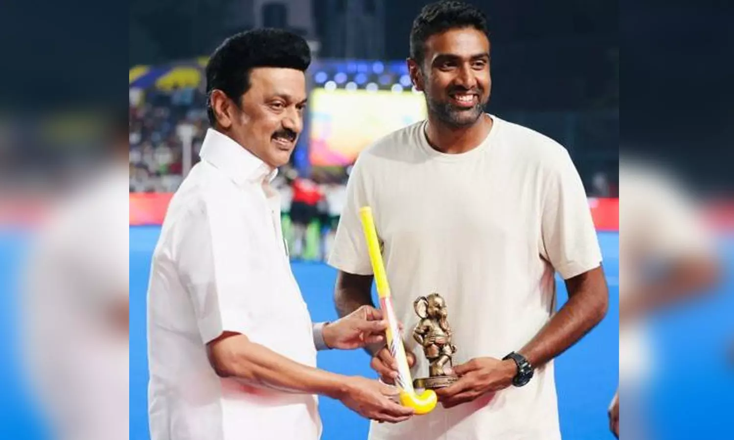 சென்னையின் சொந்த பையன் - அஸ்வினுக்கு மு.க.ஸ்டாலின் வாழ்த்து சென்னையின் சொந்த பையன் - அஸ்வினுக்கு மு.க.ஸ்டாலின் வாழ்த்து