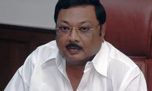 தாசில்தாரை தாக்கியதாக வழக்கு: மு.க.அழகிரி விடுதலை