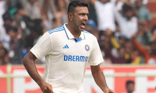 டெஸ்ட் கிரிக்கெட்டில் 500 விக்கெட்: சாதனை படைத்த அஸ்வின்