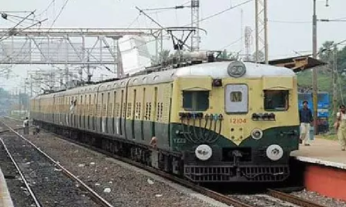 சென்ட்ரல்-அரக்கோணம் இடையே இன்று 10 மின்சார ரெயில்கள் ரத்து