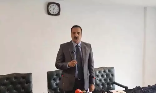 பாகிஸ்தான் தேர்தலில் தவறு நடந்ததை ஒப்புக்கொண்ட அதிகாரி: பதவியை ராஜினாமா செய்ததால் பரபரப்பு