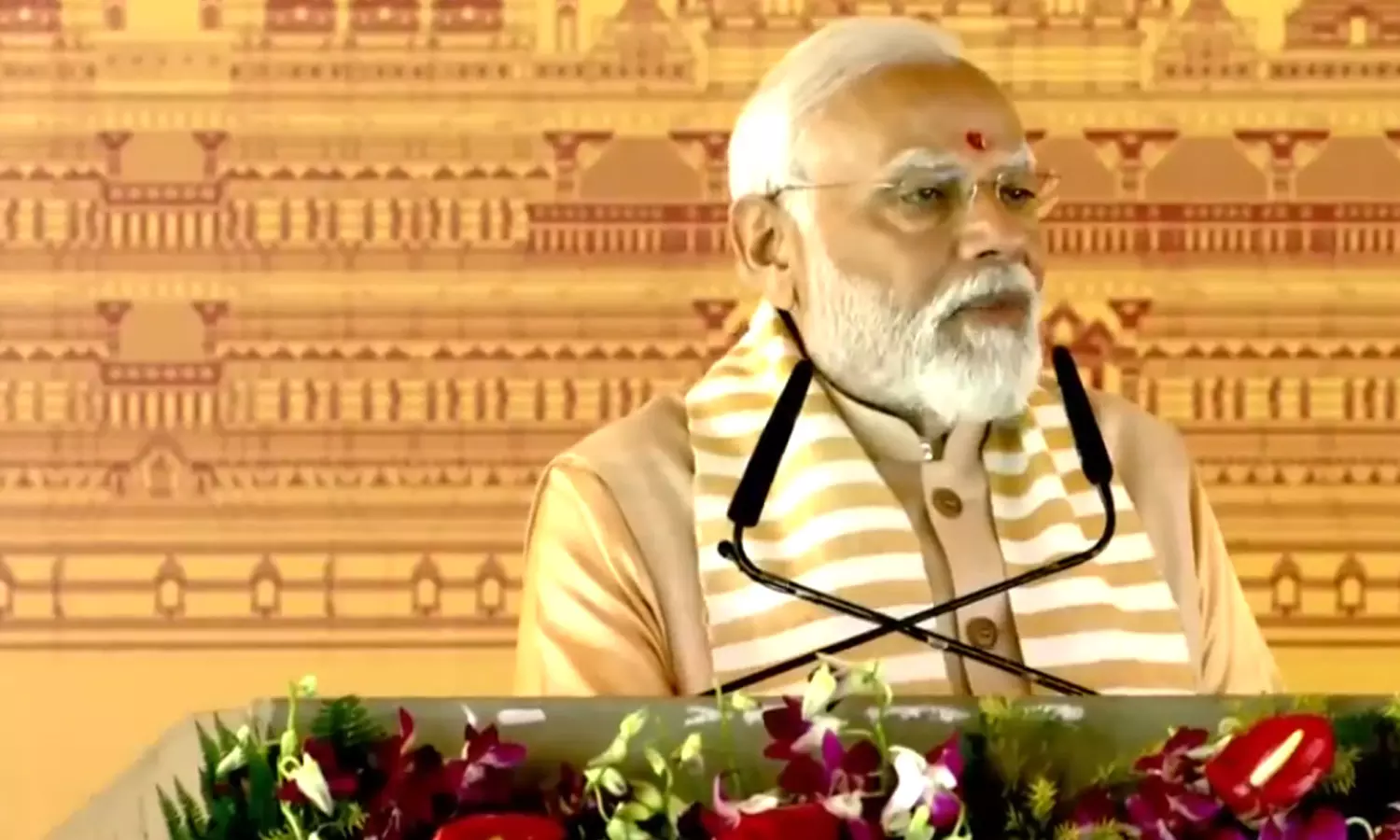 பிரதமர் மோடி இன்று 14 ஆயிரம் திட்டங்களுக்கு அடிக்கல் நாட்டினார்