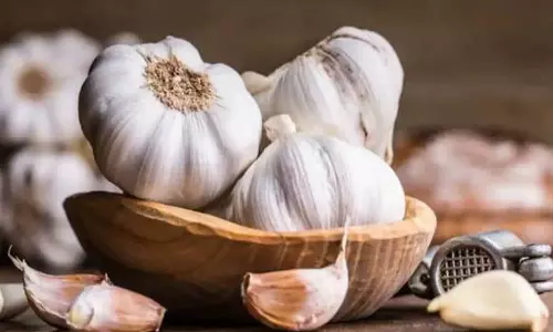 ஈரோட்டில் பூண்டின் விலை குறைந்தது- கிலோ ரூ.300-க்கு விற்பனை