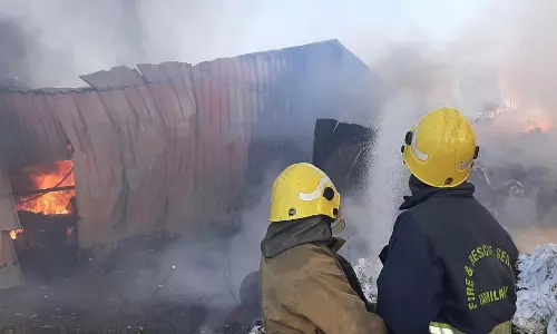 பஞ்சு குடோனில் தீ விபத்து: பல லட்சம் பொருட்கள் எரிந்து சேதம்