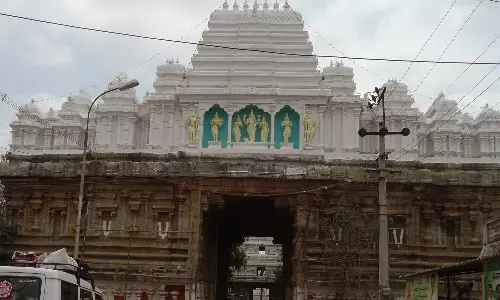 நாகலாபுரம் ஆலயம் 25