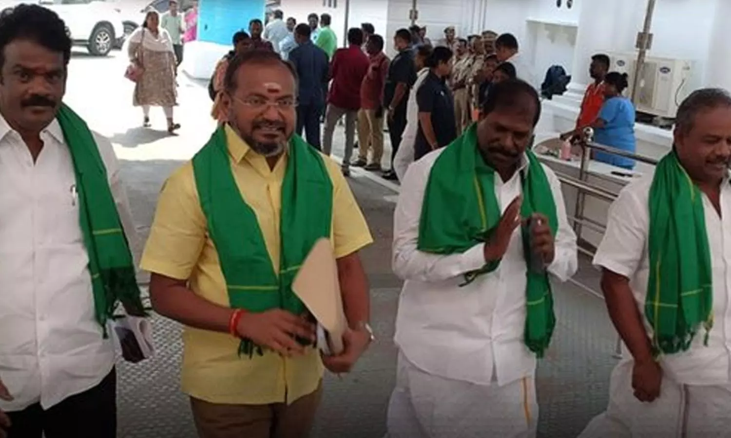 சட்டசபைக்கு பச்சைத்துண்டு அணிந்து வந்த பா.ம.க.... ... தமிழக வேளாண் பட்ஜெட் 2024-25: வேளாண்துறைக்கு ரூ.42,281.88 கோடி நிதி ஒதுக்கீடு- அப்டேட்ஸ்... சட்டசபைக்கு பச்சைத்துண்டு அணிந்து வந்த பா.ம.க.... ... தமிழக வேளாண் பட்ஜெட் 2024-25: வேளாண்துறைக்கு ரூ.42,281.88 கோடி நிதி ஒதுக்கீடு- அப்டேட்ஸ்...