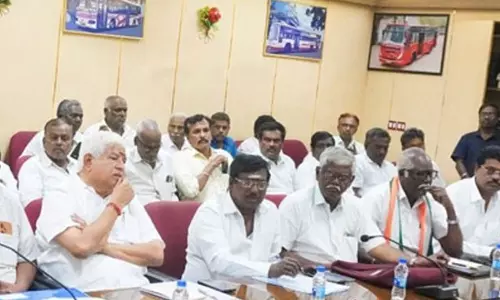 போக்குவரத்து தொழிற்சங்கங்களுடன் நாளை முத்தரப்பு பேச்சுவார்த்தை