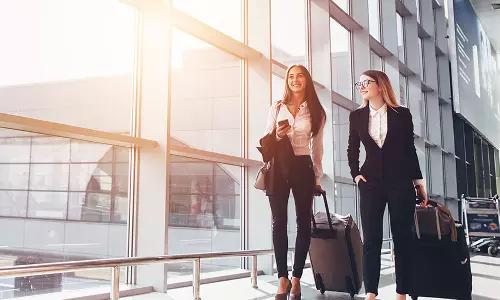 பணி நிமித்தம் பயணிக்கும் பெண்களுக்கான டிப்ஸ்...!