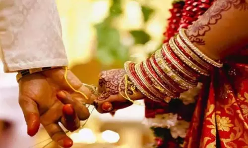 ஒரே குடும்பத்தில்..