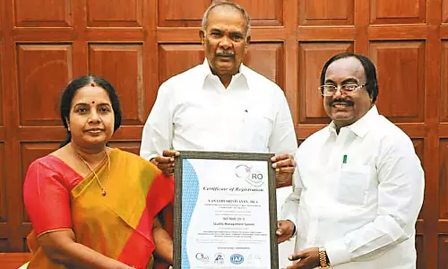 வானதி சீனிவாசன் அலுவலகத்துக்கு ஐ.எஸ்.ஓ. தரச்சான்றிதழ்: சபாநாயகர் வாழ்த்து