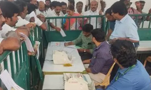 பாராளுமன்ற தேர்தல்: அ.தி.மு.க. சார்பில் போட்டியிட விருப்ப மனு வினியோகம் தொடங்கியது