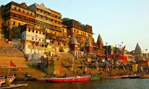 காசியின் அதிசயம்: கருடன் பறக்காது, பல்லி கத்தாது...! மர்மம்  தான் என்ன?