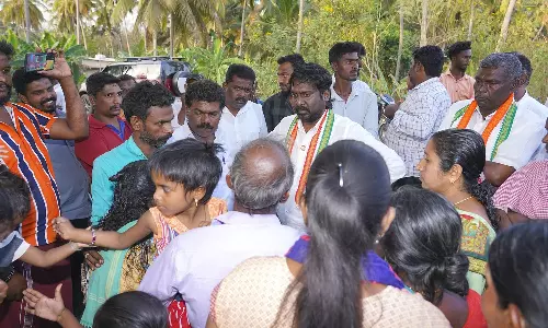 வீடுகள் இடிப்பு: போராட்டம்- அதிகாரிகளுடன் பேசி தீர்வு காண்பதாக விஜய் வசந்த் உறுதி