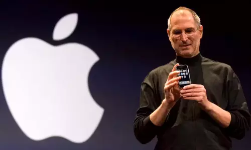 ஆப்பிள் நிறுவனர் ஸ்டீவ் ஜாப்ஸ்