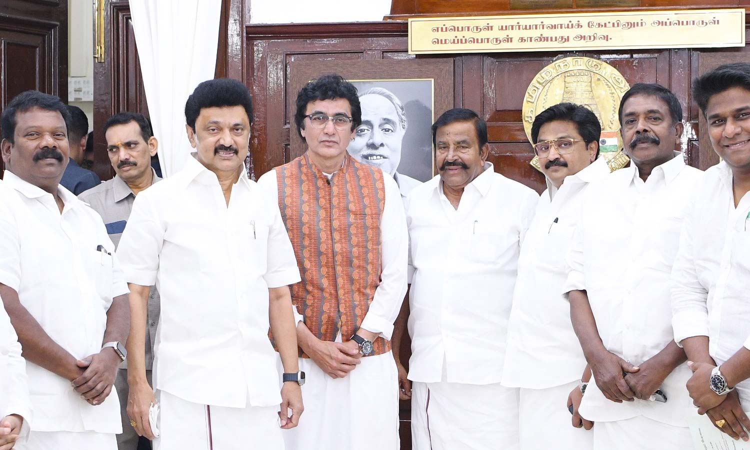 ஜனநாயகத்தை ஒட்டு மொத்தமாக பிரதமர் மோடி முடக்கி வைத்துள்ளார்- அஜோய் குமார்