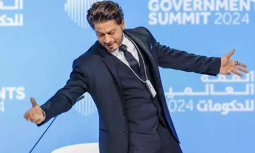 பிரமாண்டமாக நடைபெற இருக்கும் WPL துவக்க விழாவில் பங்கேற்கிறார் ஷாருக் கான்