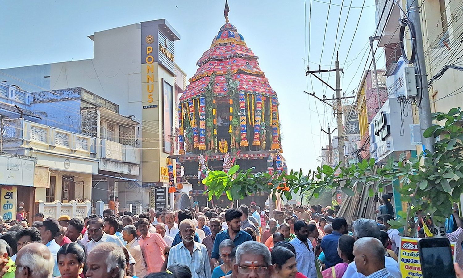 தென்காசி, காசி விஸ்வநாதர் கோவிலில் மாசி மக தேரோட்டம்