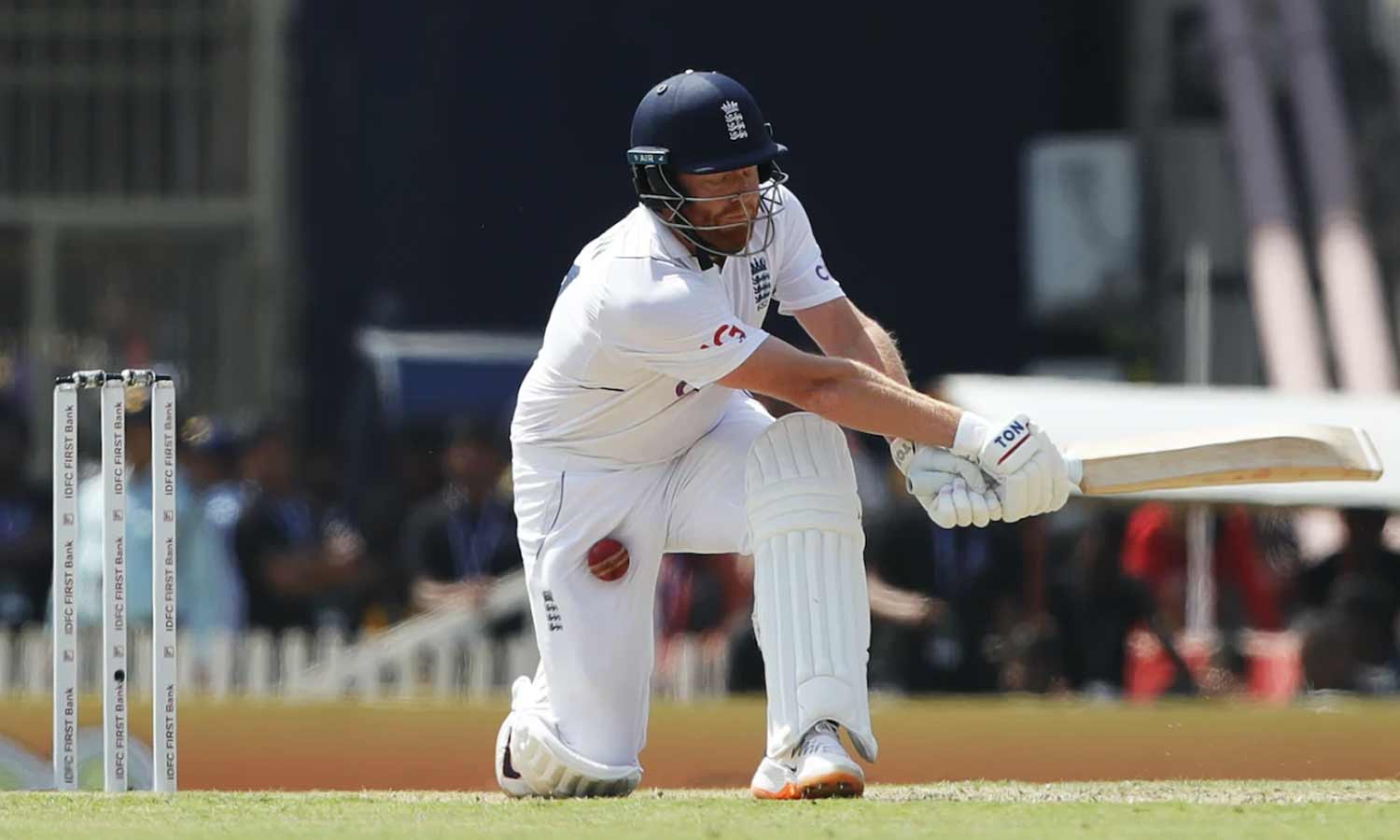 ராஞ்சி டெஸ்ட்: விக்கெட்டுகளை மளமளவென இழந்தது இங்கிலாந்து- மதிய உணவு இடைவேளை வரை 112/5