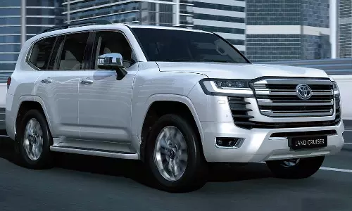 லேண்ட் குரூயிசர் 300 மாடல்களை ரிகால் செய்யும் டொயோட்டா இந்தியா