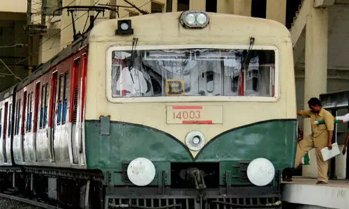 நாளை 44 மின்சார ரெயில்கள் ரத்து: தெற்கு ரெயில்வே அறிவிப்பு