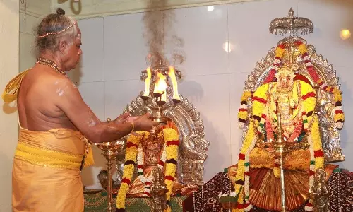 தீபாராதனையின் தத்துவம் என்ன தெரியுமா...?