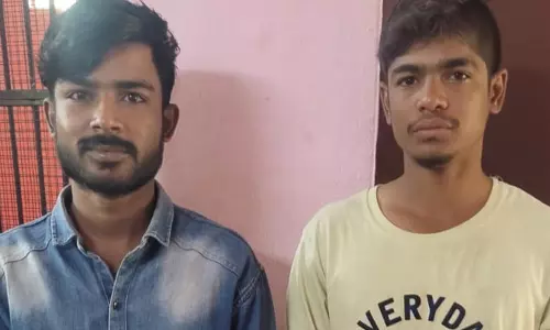 ஊத்தங்கரை அருகே செல்போன் திருடிய 2 பேர் கைது