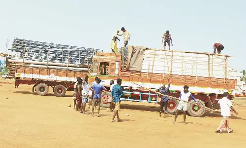 பிரதமர் மோடி வருகை: நெல்லை கல்லூரி மைதானத்தில் ஹெலிபேட் அமைக்கும் பணி தீவிரம்