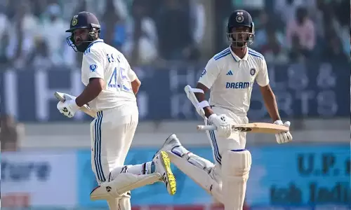 ராஞ்சி டெஸ்ட்டில் இந்தியா வெற்றி பெற 192 ரன்கள் இலக்கு:  3-ம் நாள் முடிவில் இந்தியா 40/0