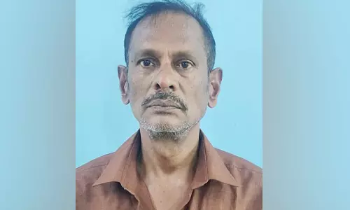 தந்தை திருட்டு வழக்கில் கைது-  அவமானத்தில் பட்டதாரி மகன் தற்கொலை