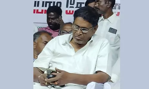 மீஞ்சூர் அருகே அ.தி.மு.க. முன்னாள் எம்.எல்.ஏ. விபத்தில் பலி