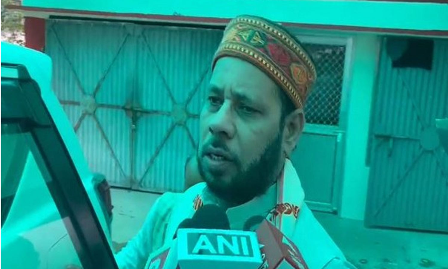 உ.பி.யில் பரபரப்பு: சமாஜ்வாடி கட்சியின் கொறடா திடீர் ராஜினாமா