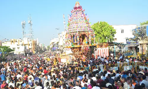 கோவையில் கோனியம்மன் கோவில் தேரோட்டம்