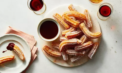 வெறும் 3 பொருட்கள் போதும் ஸ்பானிஷ் சூறோஸ் ரெடி...!