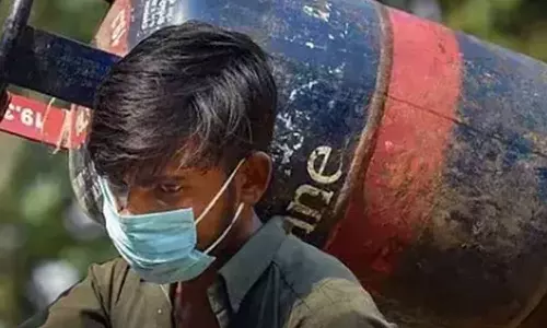 வணிக பயன்பாட்டிற்கான சிலிண்டர் விலை உயர்வு