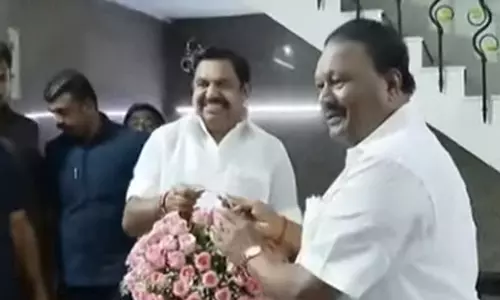 எடப்பாடி பழனிசாமியுடன் புதிய தமிழகம் கட்சி தலைவர் கிருஷ்ணசாமி சந்திப்பு