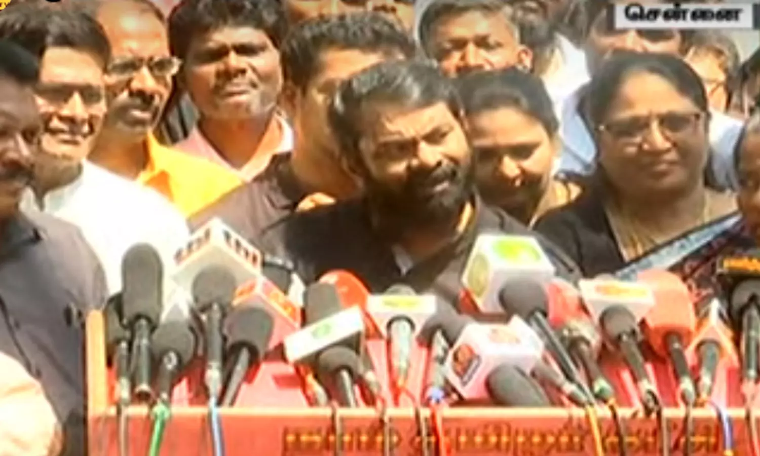 பாஜகவுக்கு தாமரை சின்னம் ஒதுக்கப்பட்டதை எதிர்த்து வழக்கு: சீமான் ஆவேசம்