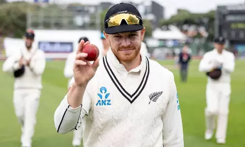 16 வருடங்களுக்கு பிறகு 5 விக்கெட்டுகளை வீழ்த்திய சுழற்பந்து வீச்சாளர்- வரலாறு படைத்த பிலிப்ஸ்