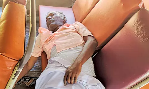 பொன்னமராவதி அருகே ஓடும் பஸ்சில் முதியவர் திடீர் மரணம்