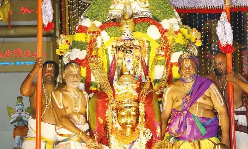 பல்லக்கு, கருட வாகனங்களில் கல்யாணவெங்கடேஸ்வரர் உலா